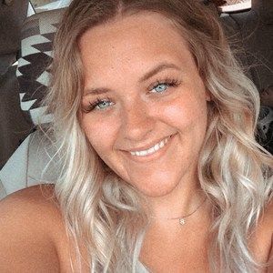 Meet your Posher, Chloe